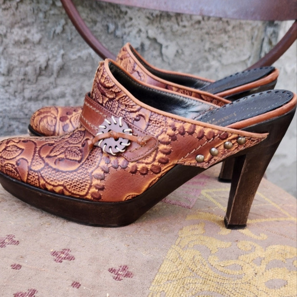 ISABELLA FIORE MULES‎ - Picture 1 of 15